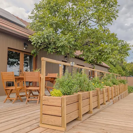 Eden De L'oust Feriehus *